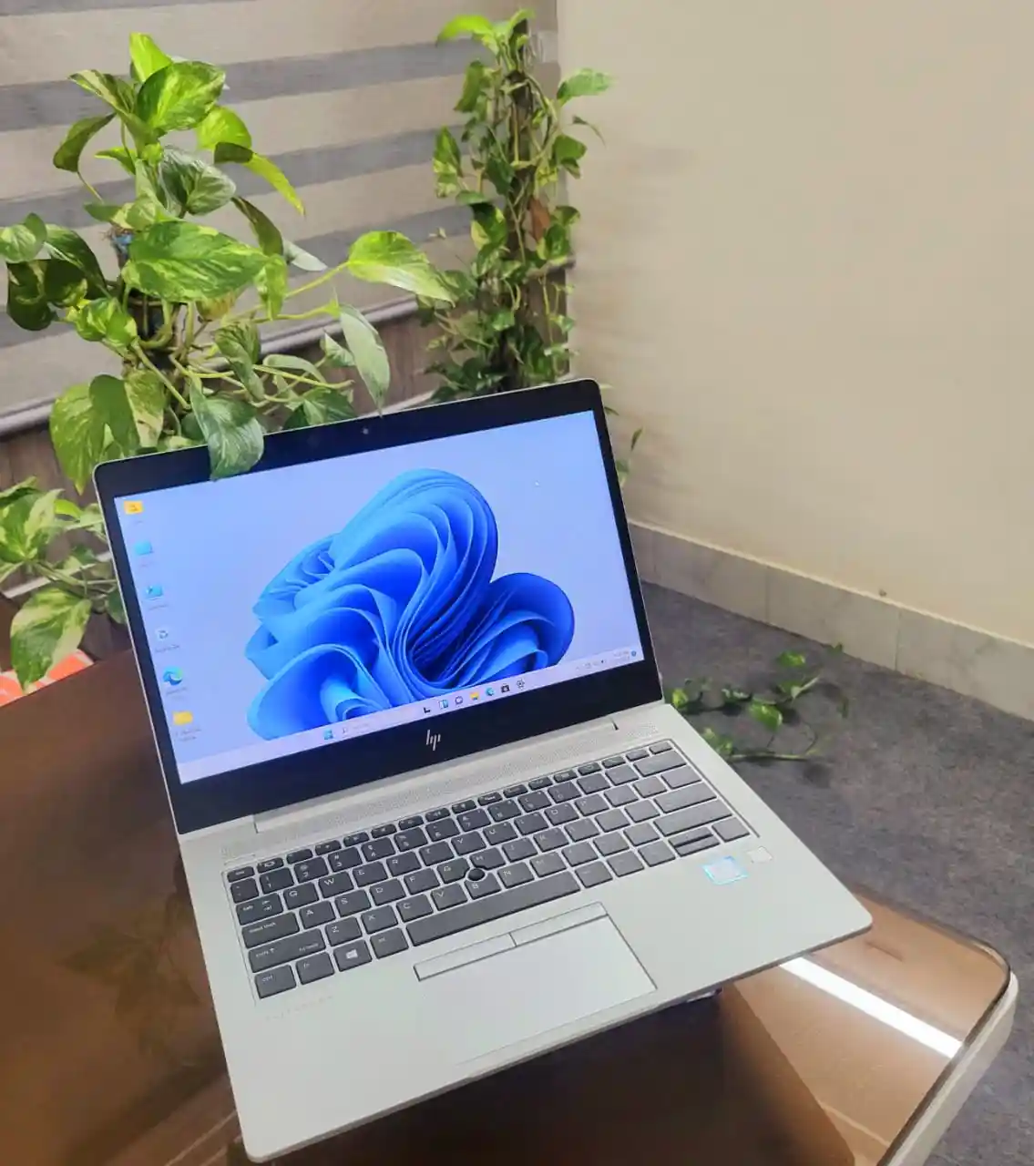 HP ELITEBOOK 840-G6 8th Gen Intel Core i5 RAM-8GB SSD-256Gb