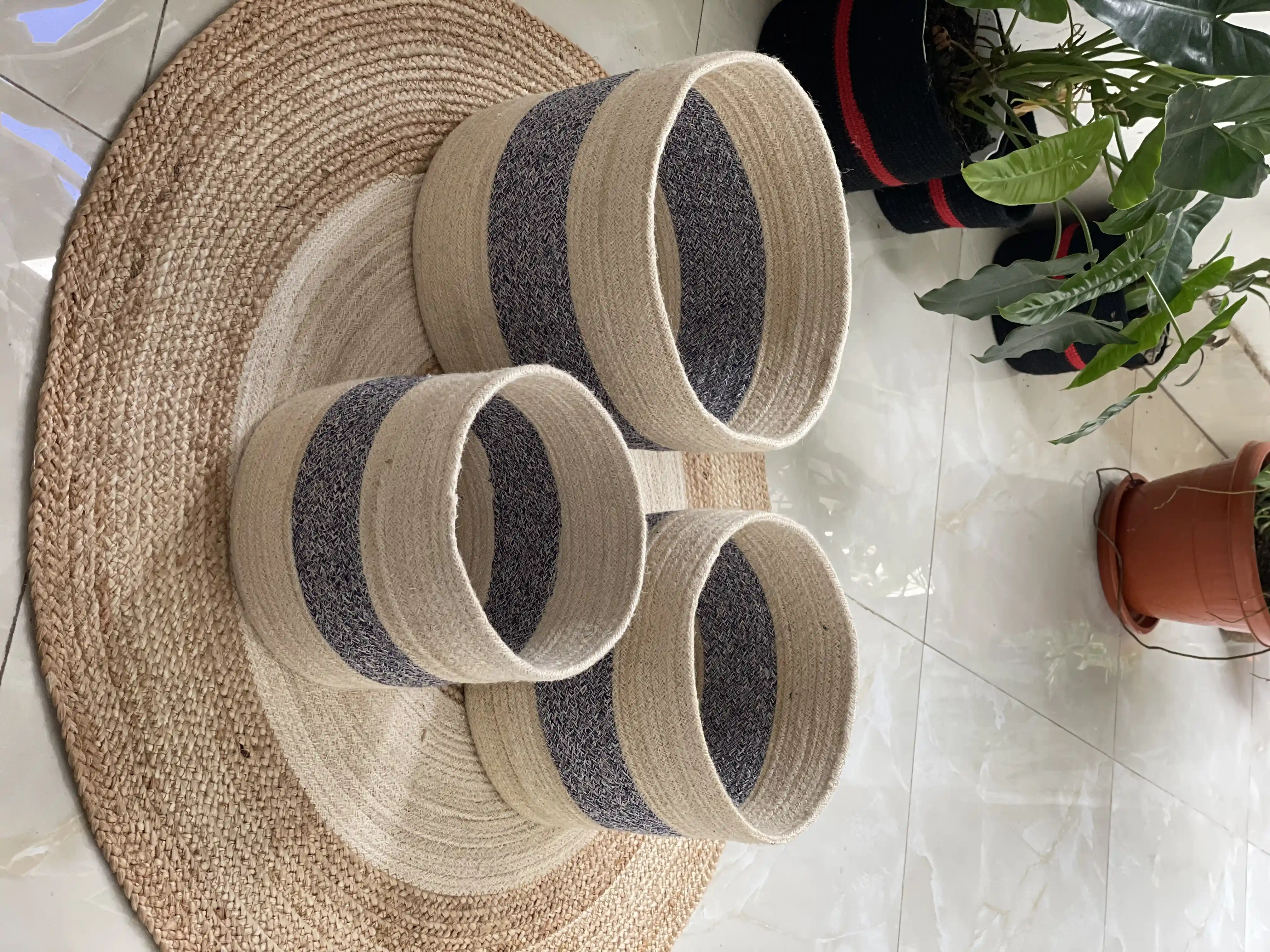 Round Shape Natural Jute Wastebasket White (Set of Three)